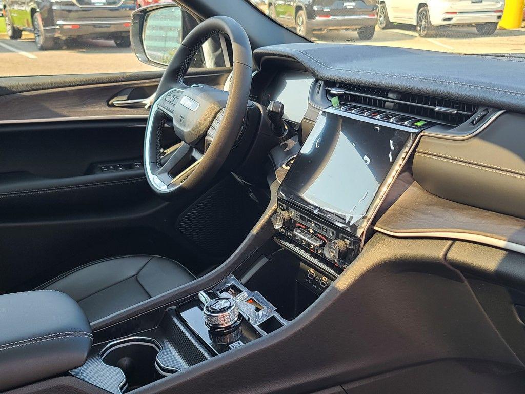 new 2025 Jeep Grand Cherokee L car, priced at $47,731