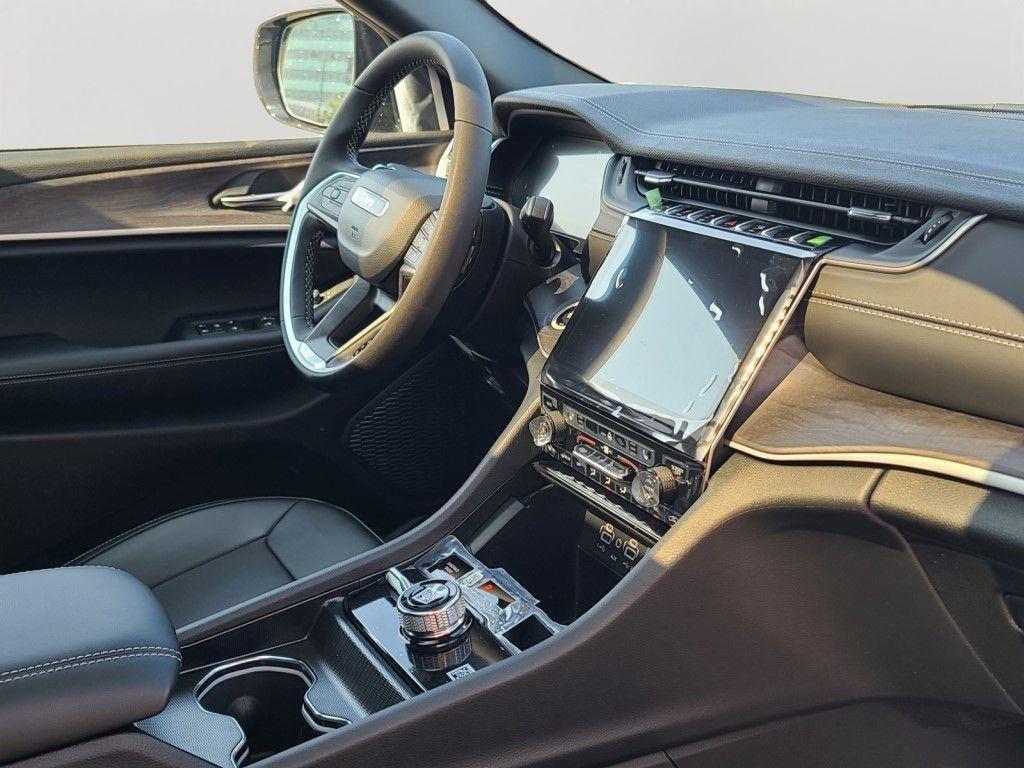 new 2025 Jeep Grand Cherokee L car, priced at $47,731