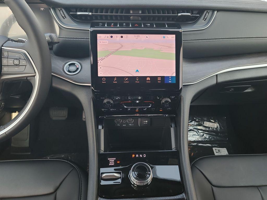 new 2025 Jeep Grand Cherokee car, priced at $45,380