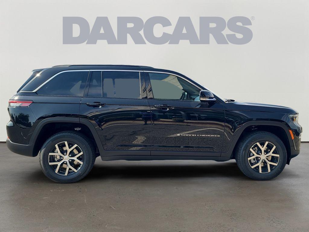 new 2025 Jeep Grand Cherokee car, priced at $45,380