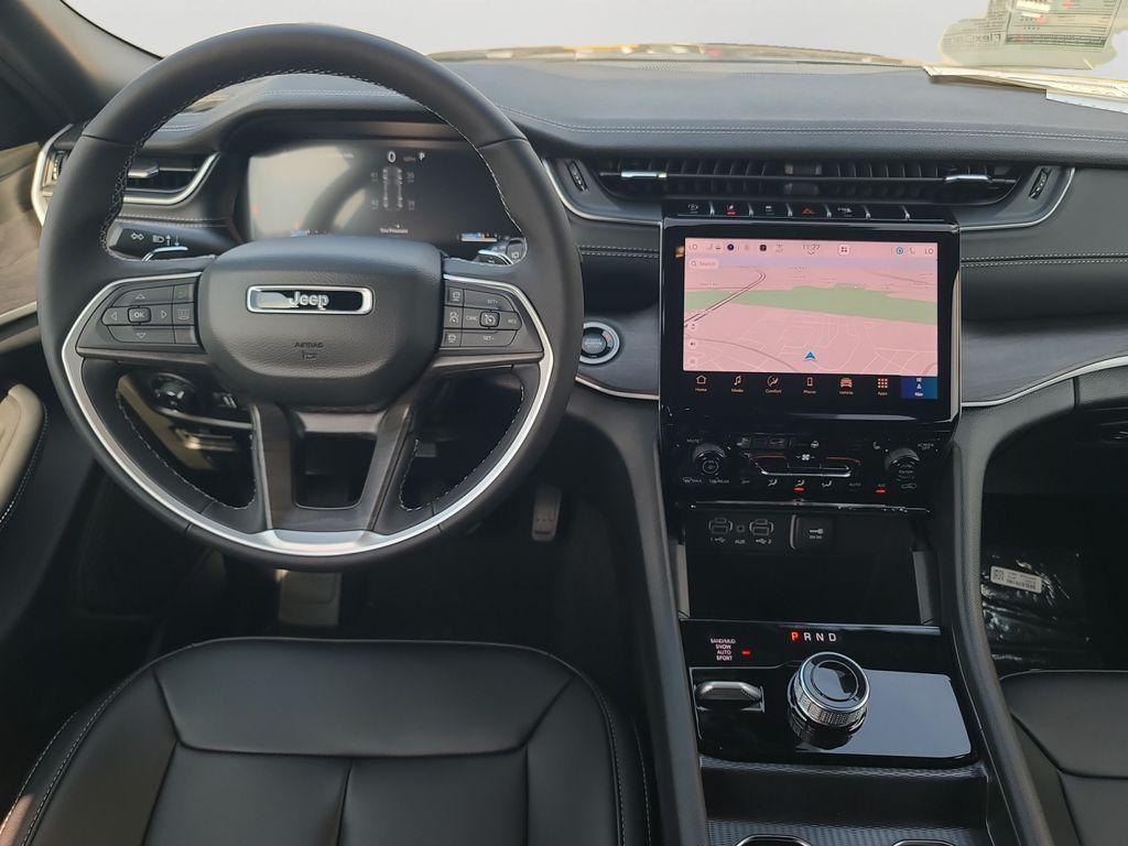 new 2025 Jeep Grand Cherokee car, priced at $45,380