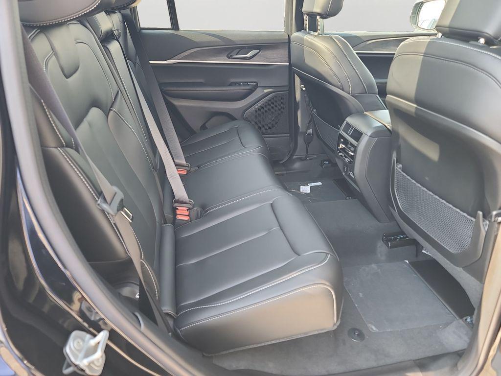 new 2025 Jeep Grand Cherokee car, priced at $45,380