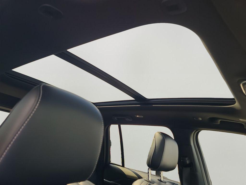new 2025 Jeep Grand Cherokee car, priced at $45,380