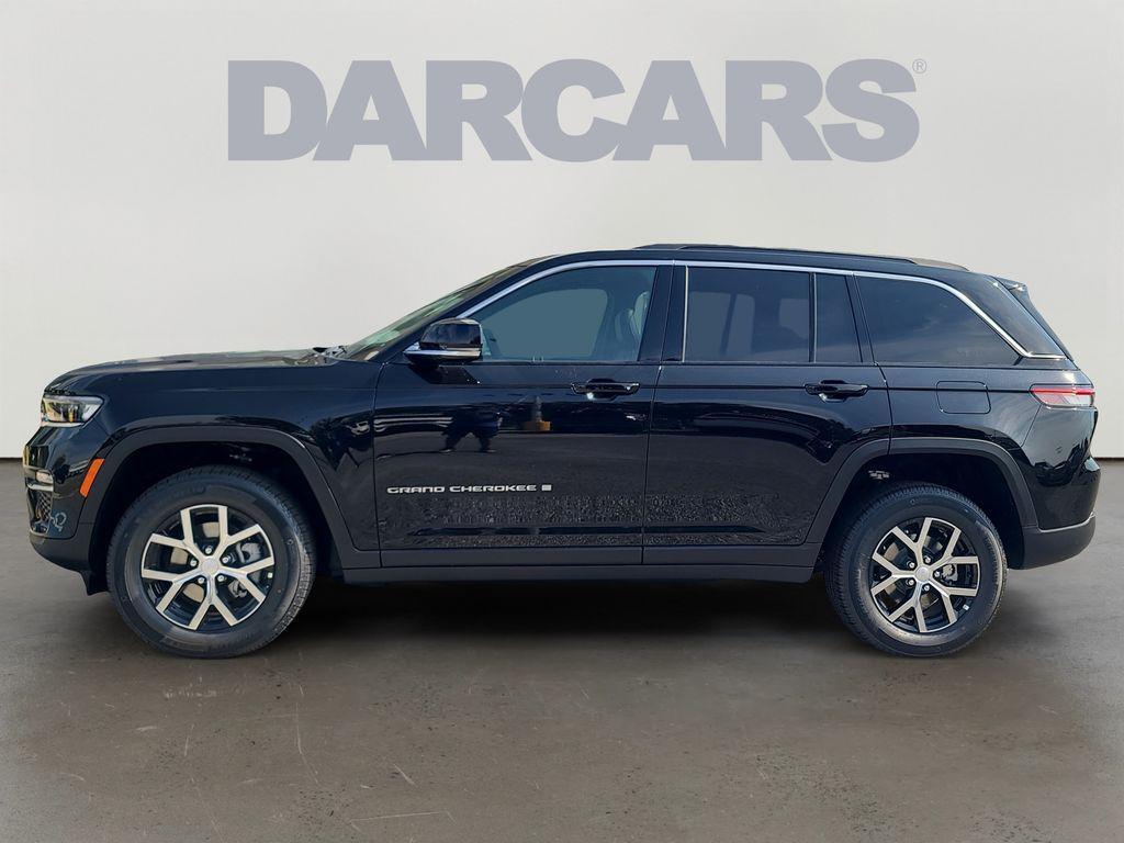 new 2025 Jeep Grand Cherokee car, priced at $45,380