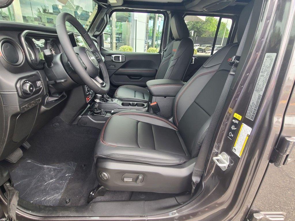 new 2025 Jeep Wrangler car, priced at $60,910