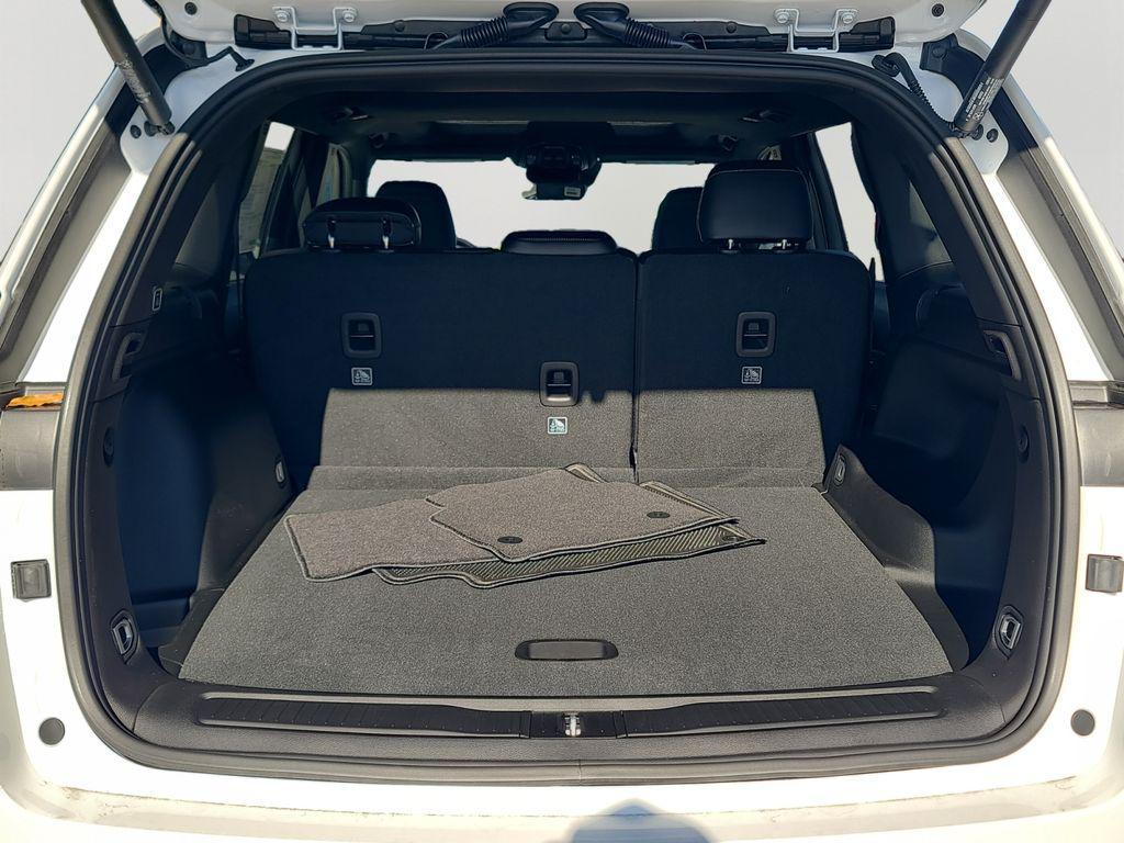 new 2025 Jeep Grand Cherokee car, priced at $41,400