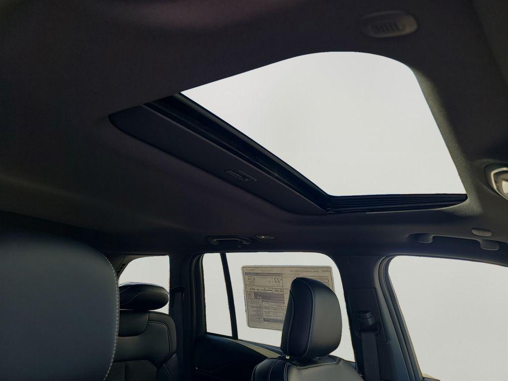 new 2025 Jeep Grand Cherokee car, priced at $41,400