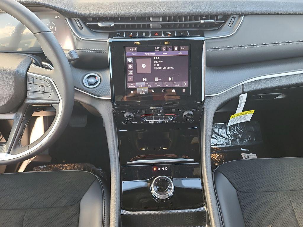 new 2025 Jeep Grand Cherokee car, priced at $41,400