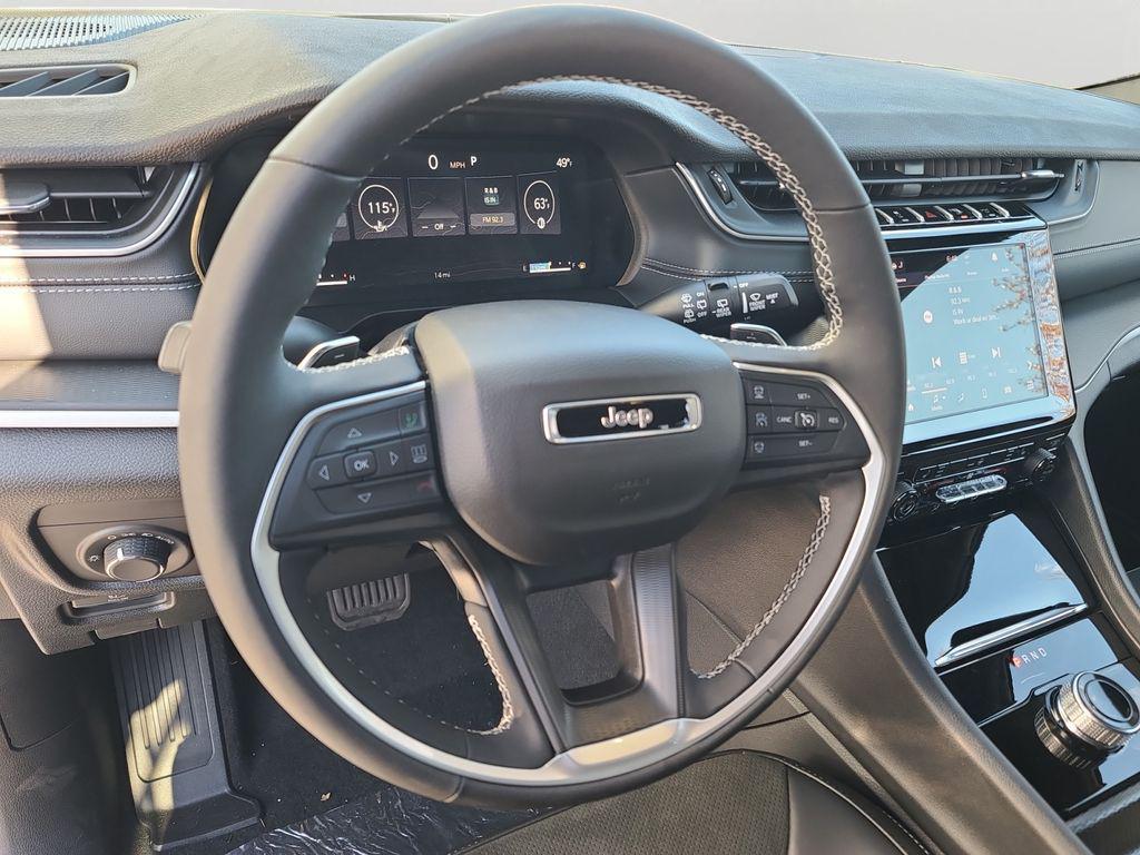 new 2025 Jeep Grand Cherokee car, priced at $41,400