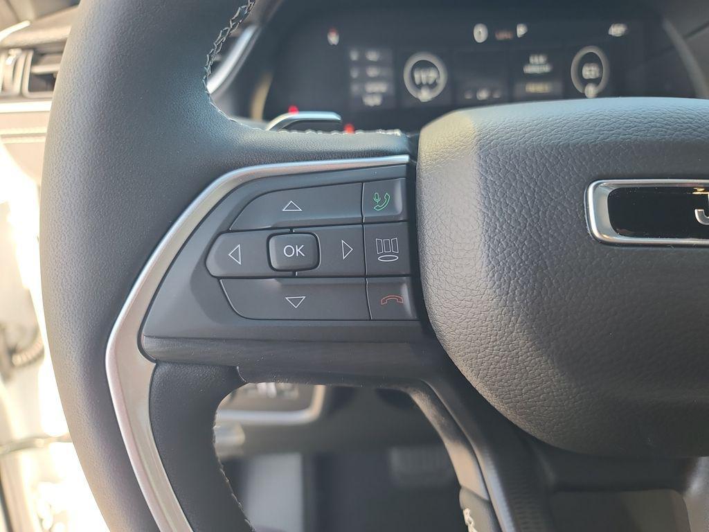 new 2025 Jeep Grand Cherokee car, priced at $41,400