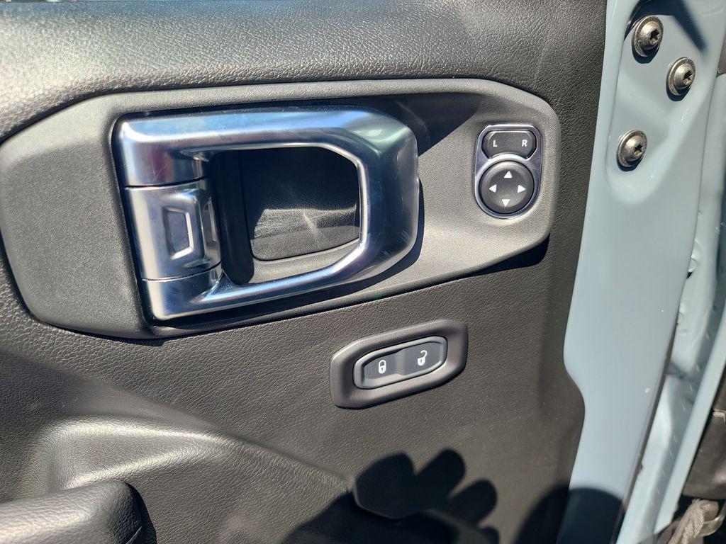 new 2025 Jeep Wrangler car, priced at $47,638