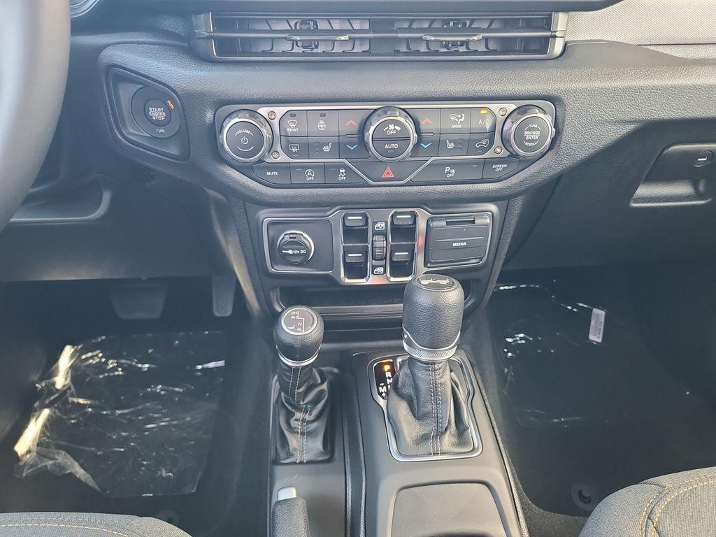 new 2025 Jeep Wrangler car, priced at $47,638