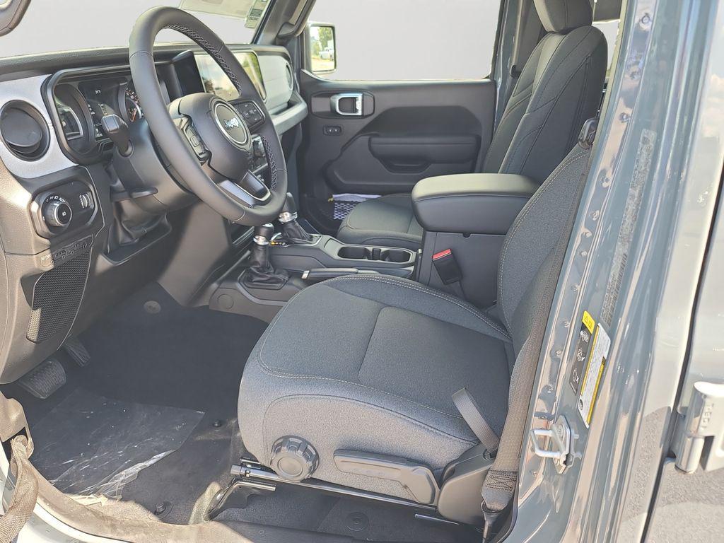 new 2025 Jeep Wrangler car, priced at $47,638