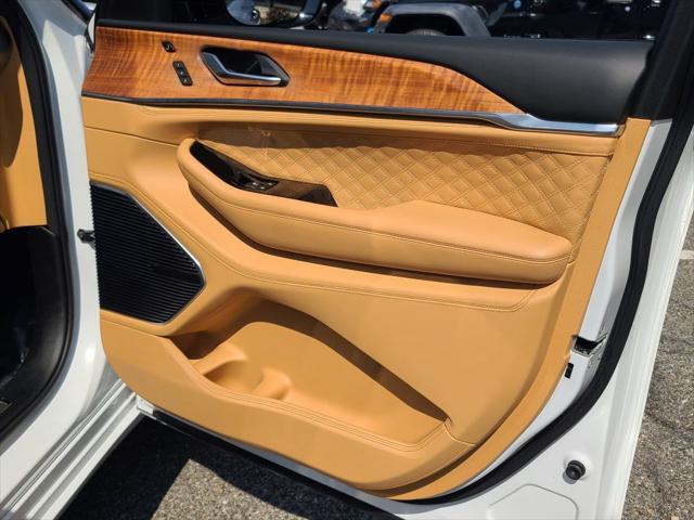 used 2022 Jeep Grand Cherokee car, priced at $46,400