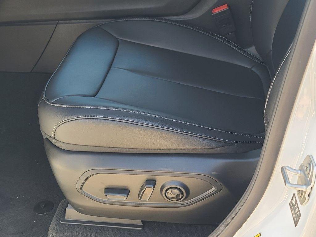 new 2025 Jeep Grand Cherokee L car, priced at $43,966