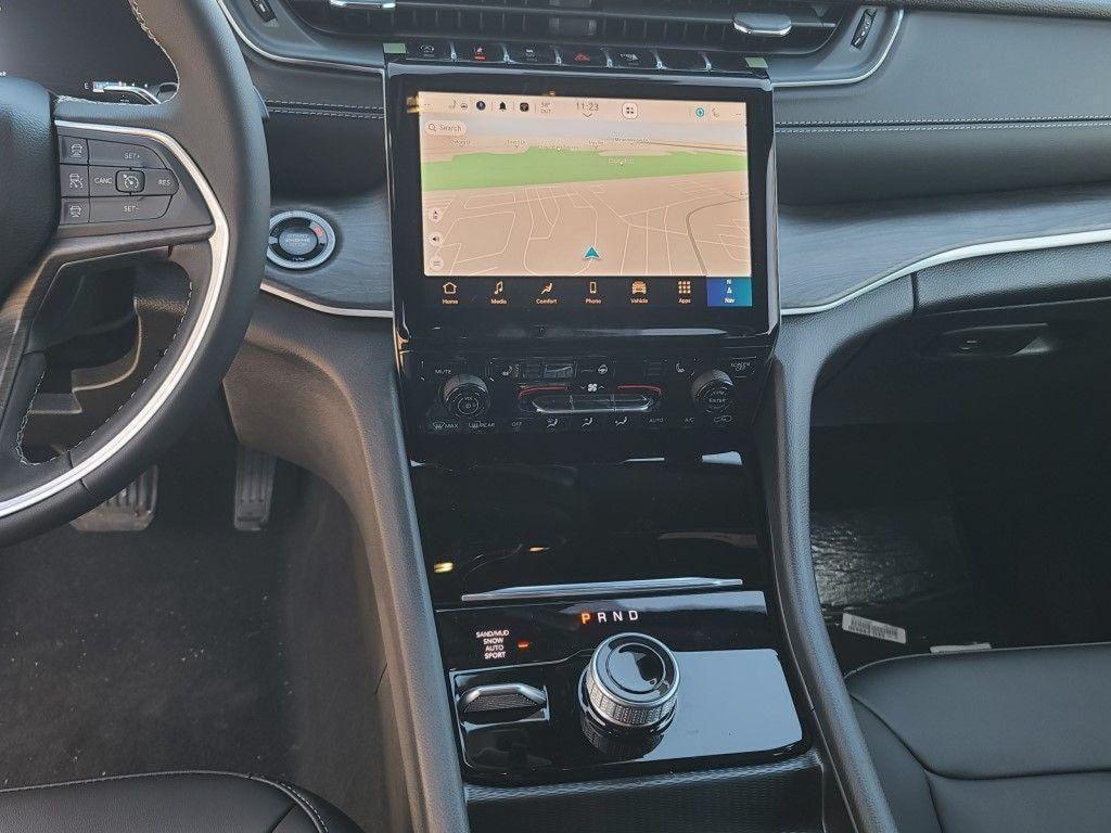 new 2025 Jeep Grand Cherokee L car, priced at $43,966