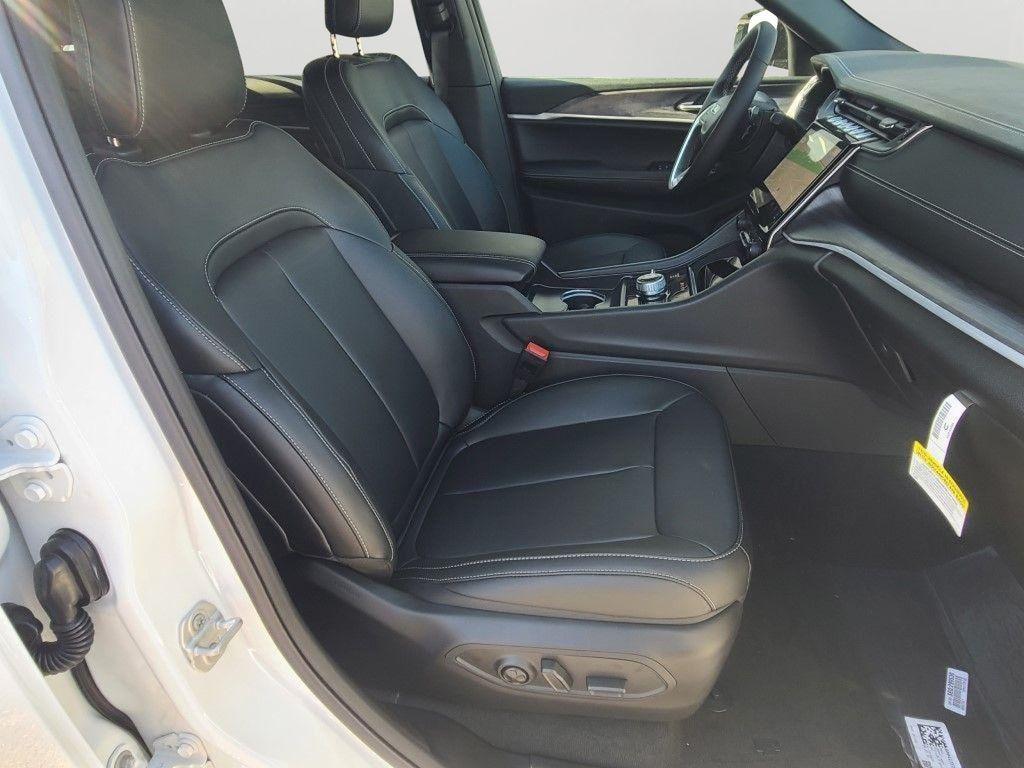 new 2025 Jeep Grand Cherokee L car, priced at $43,966