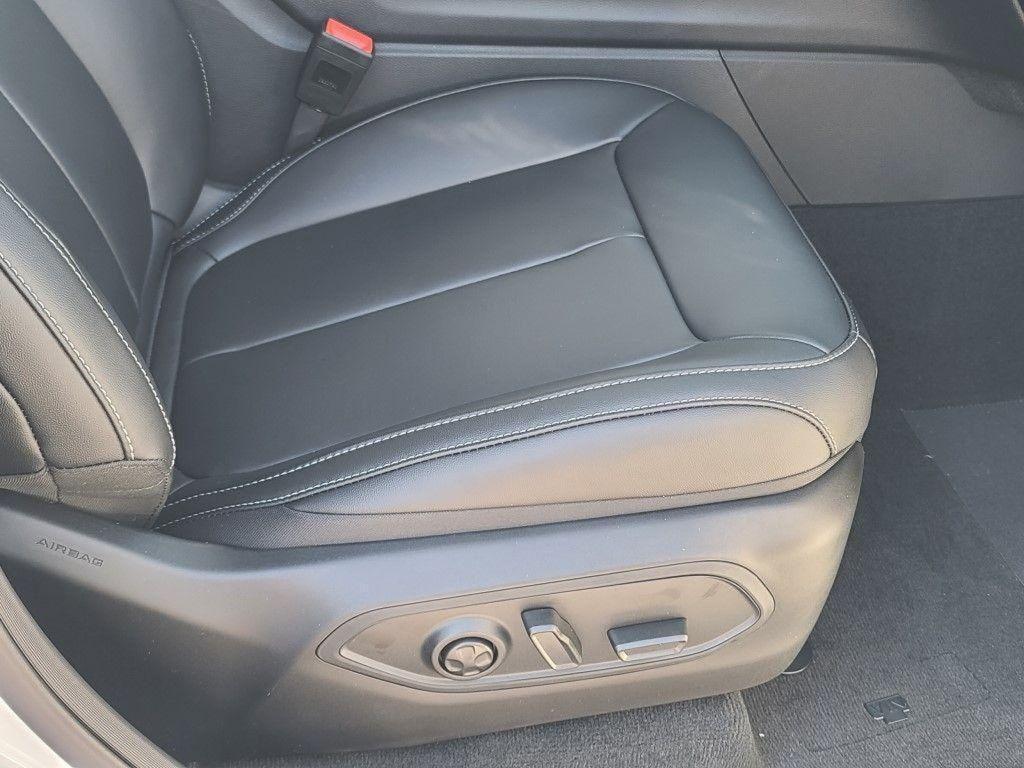 new 2025 Jeep Grand Cherokee L car, priced at $43,966