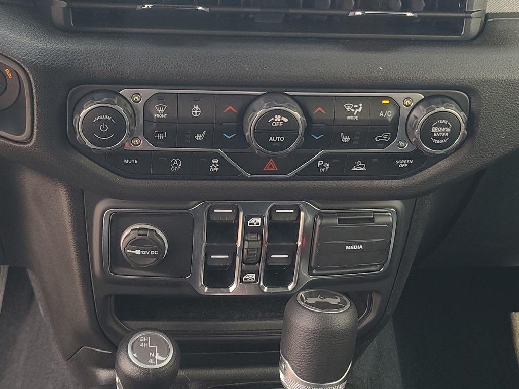 new 2025 Jeep Wrangler car, priced at $47,540
