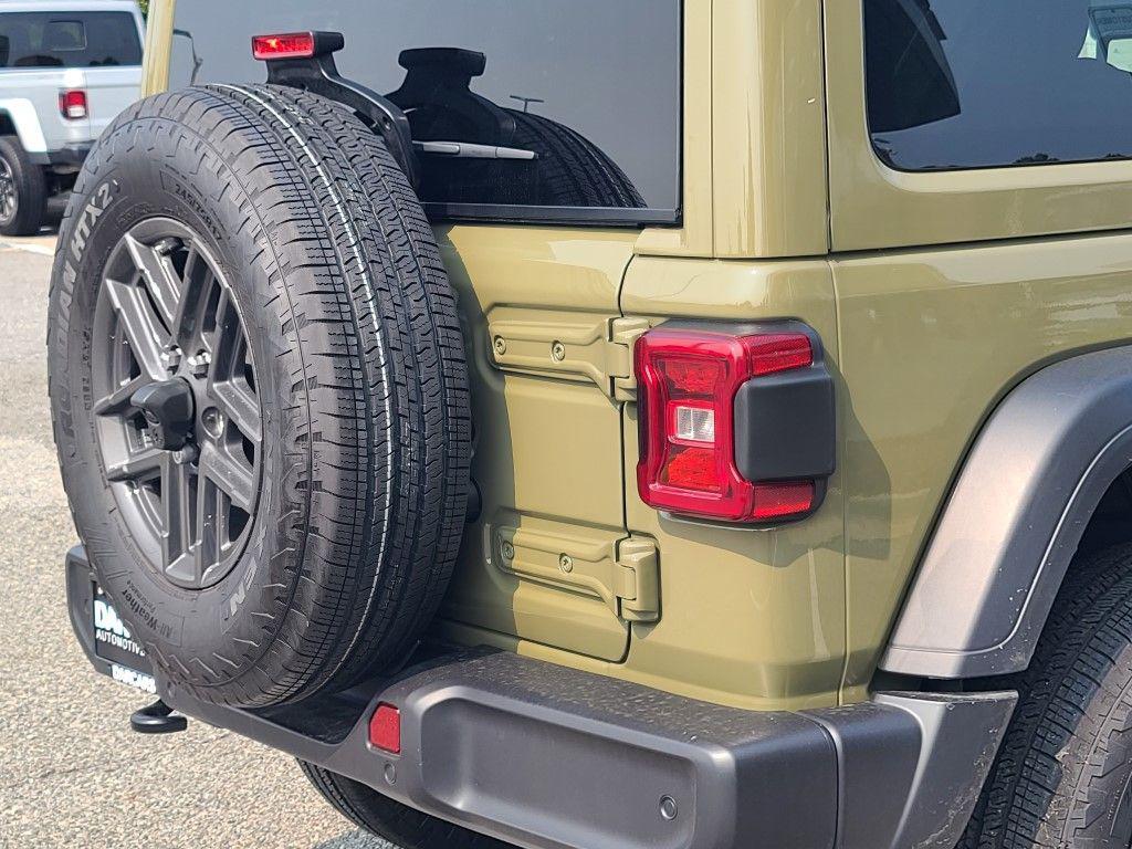 new 2025 Jeep Wrangler car, priced at $47,540