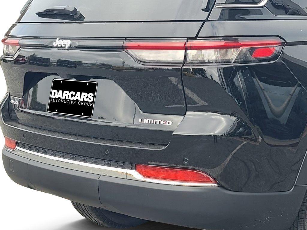 new 2025 Jeep Grand Cherokee car, priced at $43,755