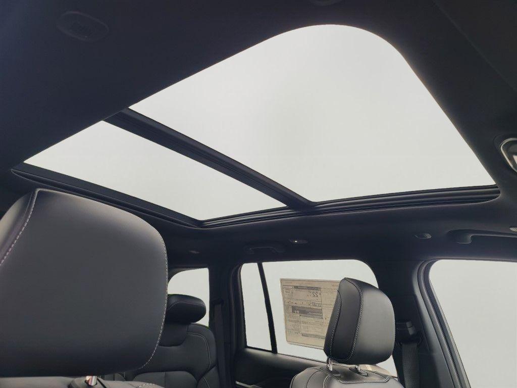 new 2025 Jeep Grand Cherokee car, priced at $43,755
