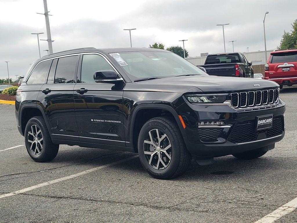 new 2025 Jeep Grand Cherokee car, priced at $45,255