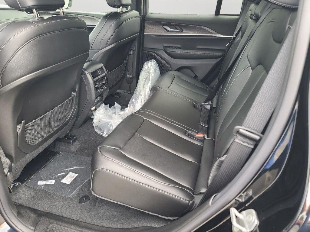 new 2025 Jeep Grand Cherokee car, priced at $43,755