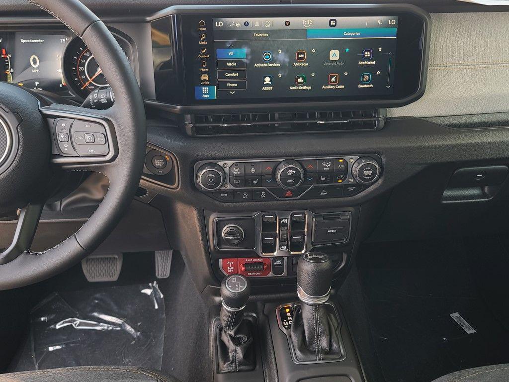 new 2025 Jeep Wrangler car, priced at $47,256