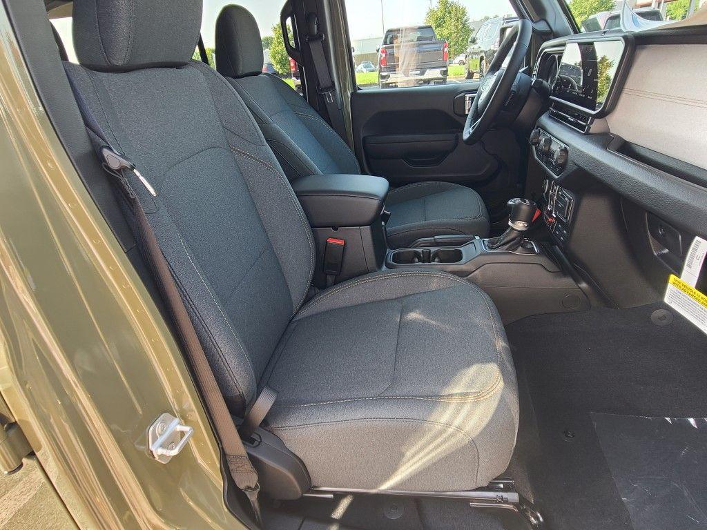new 2025 Jeep Wrangler car, priced at $47,256