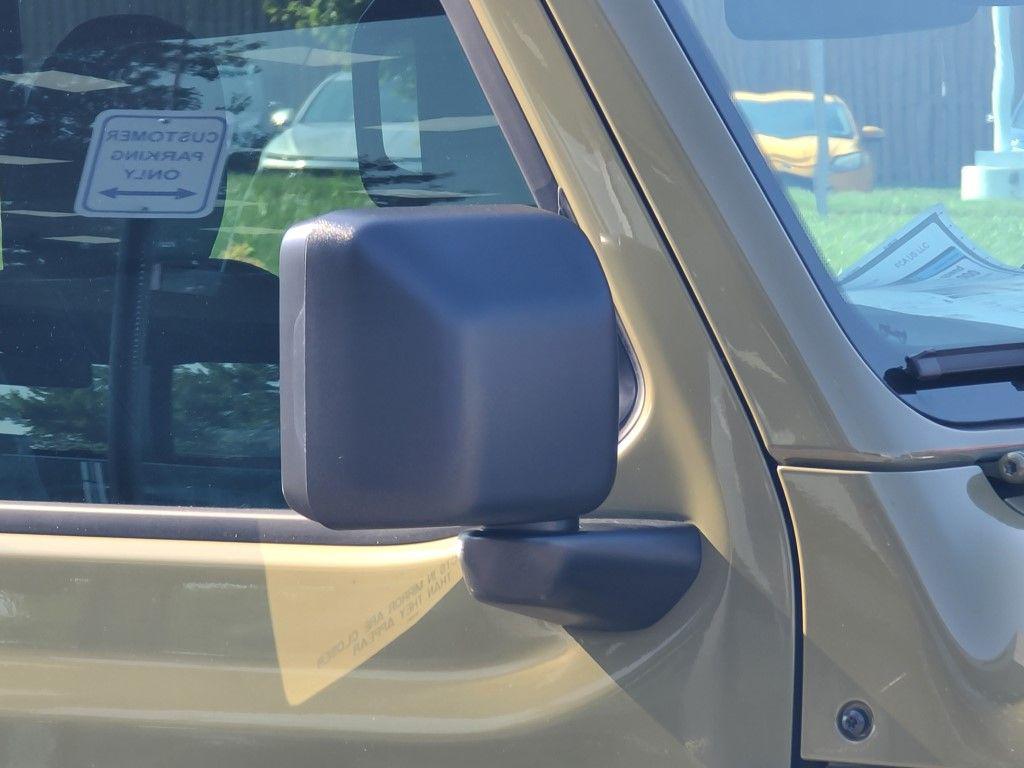 new 2025 Jeep Wrangler car, priced at $47,256