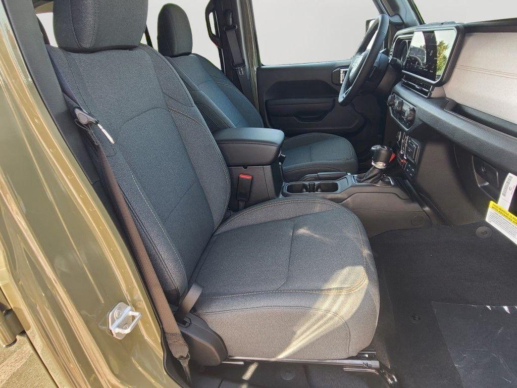 new 2025 Jeep Wrangler car, priced at $47,256