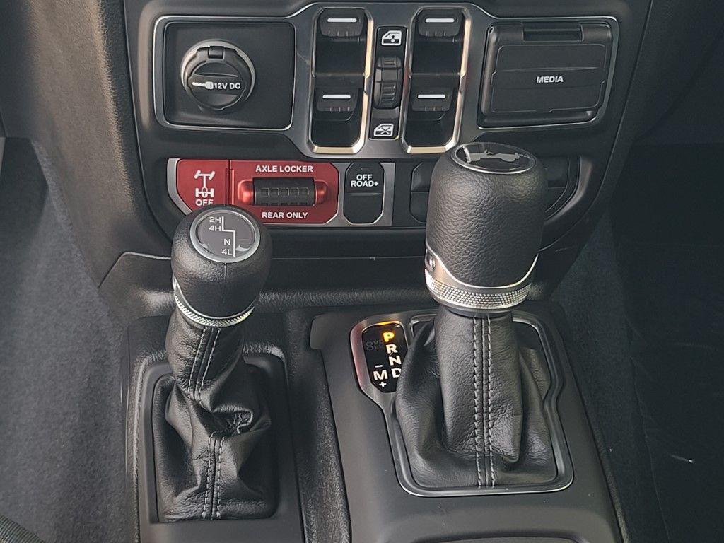 new 2025 Jeep Wrangler car, priced at $47,256