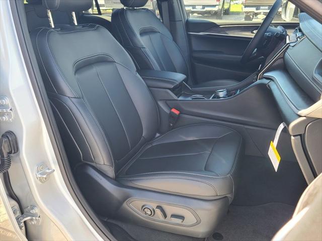 new 2025 Jeep Grand Cherokee car, priced at $47,232