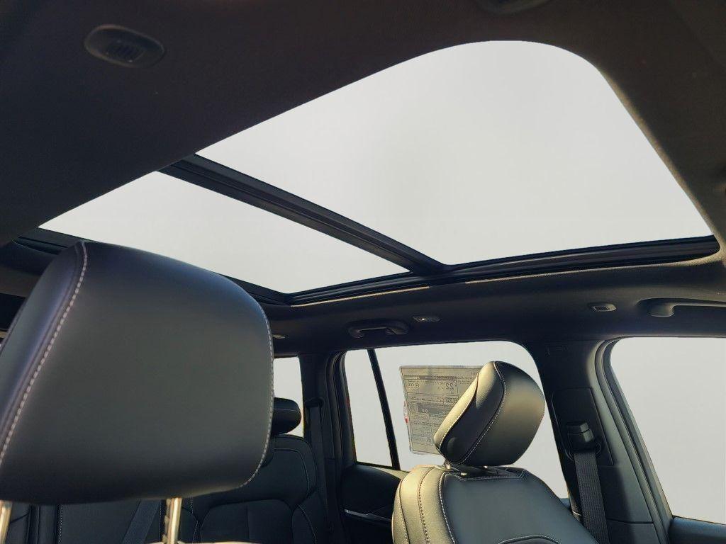 new 2025 Jeep Grand Cherokee car, priced at $45,255