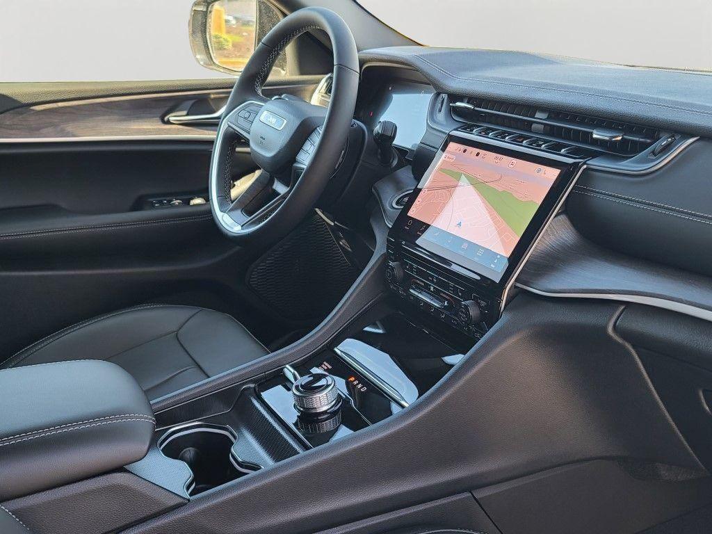 new 2025 Jeep Grand Cherokee car, priced at $45,255
