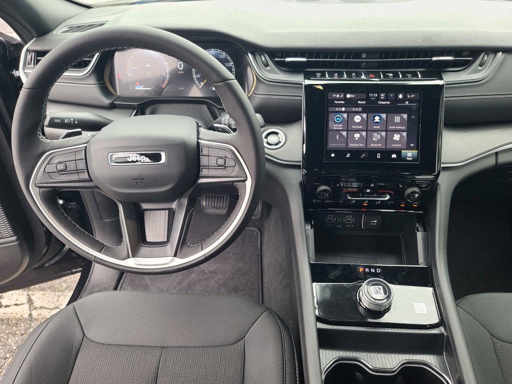 new 2025 Jeep Grand Cherokee car, priced at $39,531