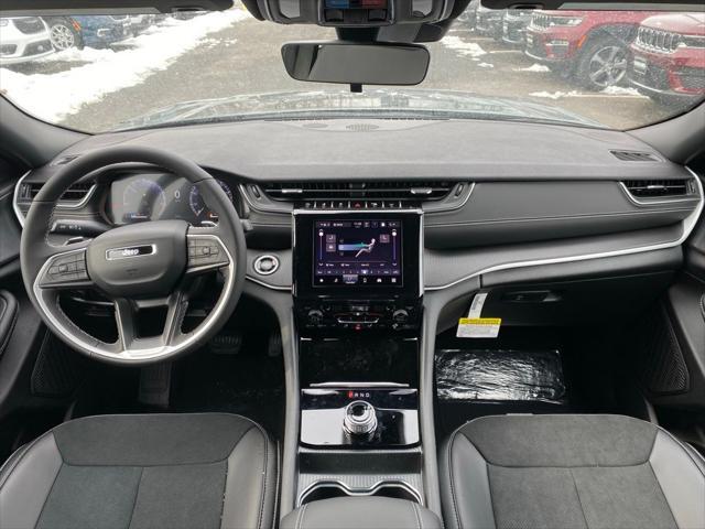 new 2025 Jeep Grand Cherokee car, priced at $45,530