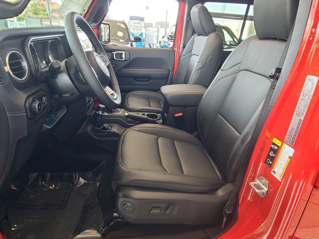 new 2025 Jeep Wrangler car, priced at $53,540
