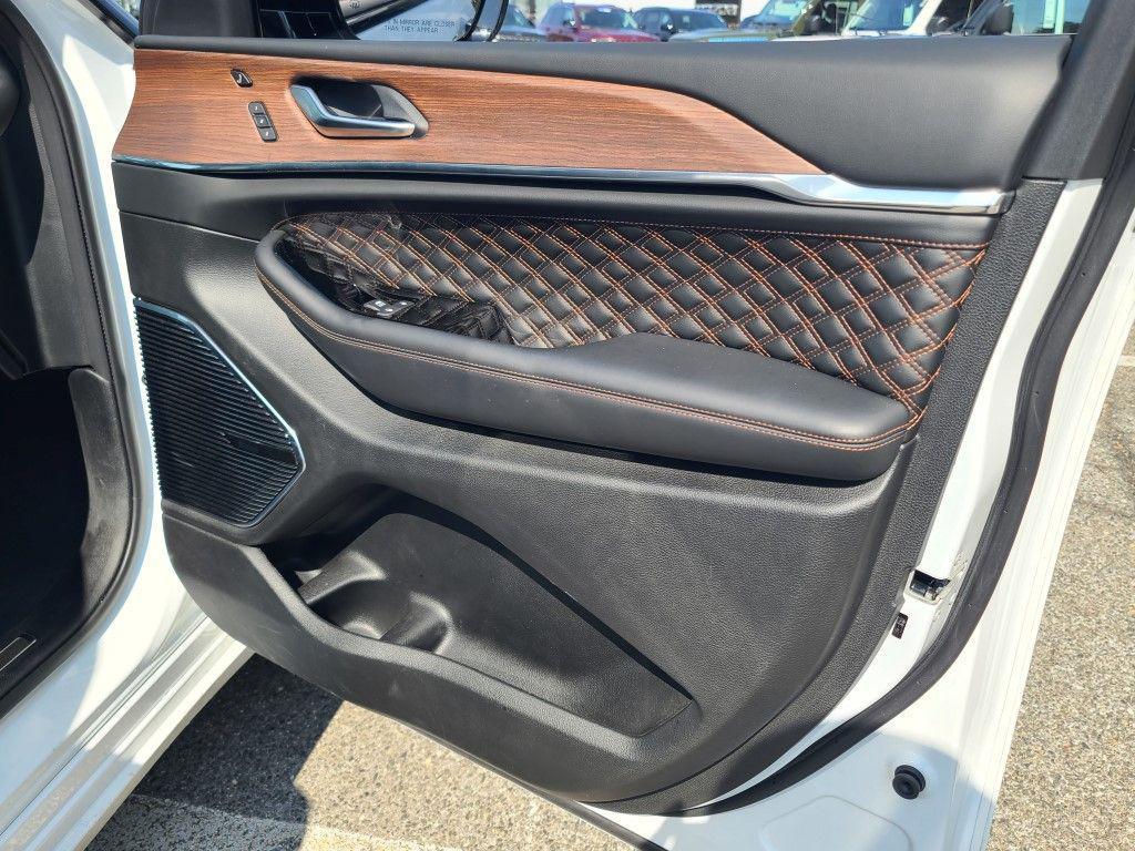 used 2022 Jeep Grand Cherokee car, priced at $41,300