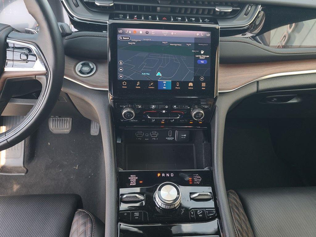 used 2022 Jeep Grand Cherokee car, priced at $41,300