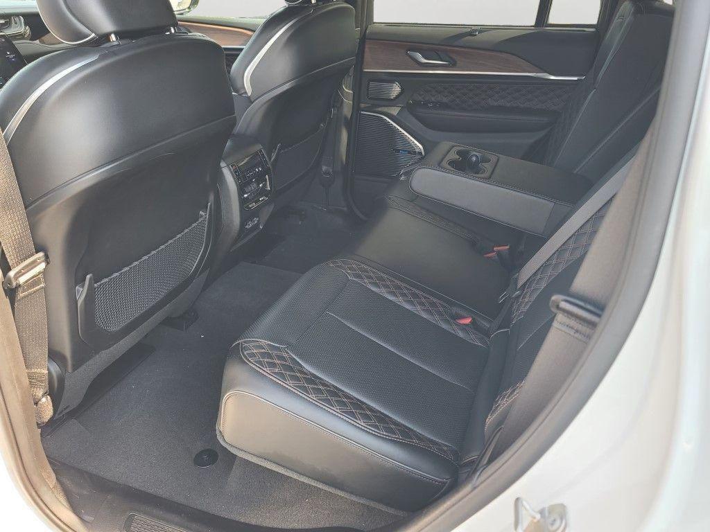 used 2022 Jeep Grand Cherokee car, priced at $39,800