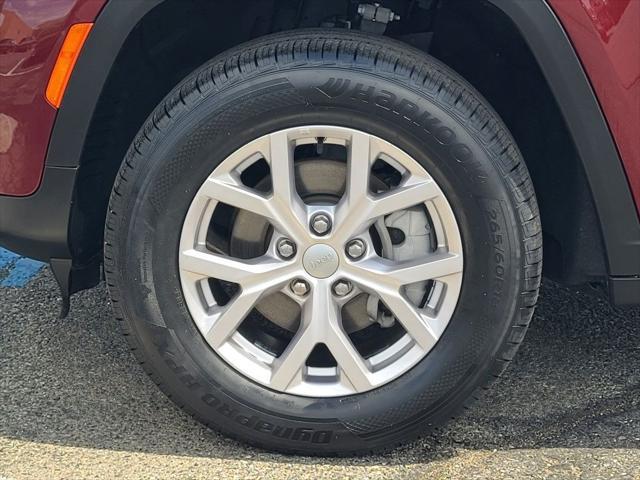 used 2022 Jeep Grand Cherokee car, priced at $31,399