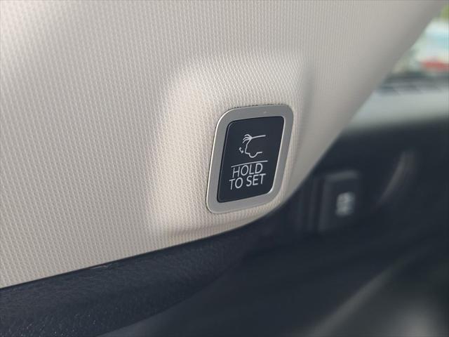 used 2022 Jeep Grand Cherokee car, priced at $31,399