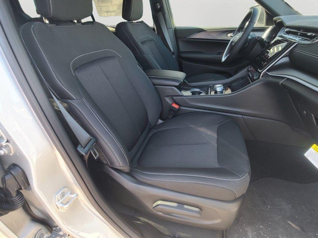 new 2025 Jeep Grand Cherokee L car, priced at $40,816