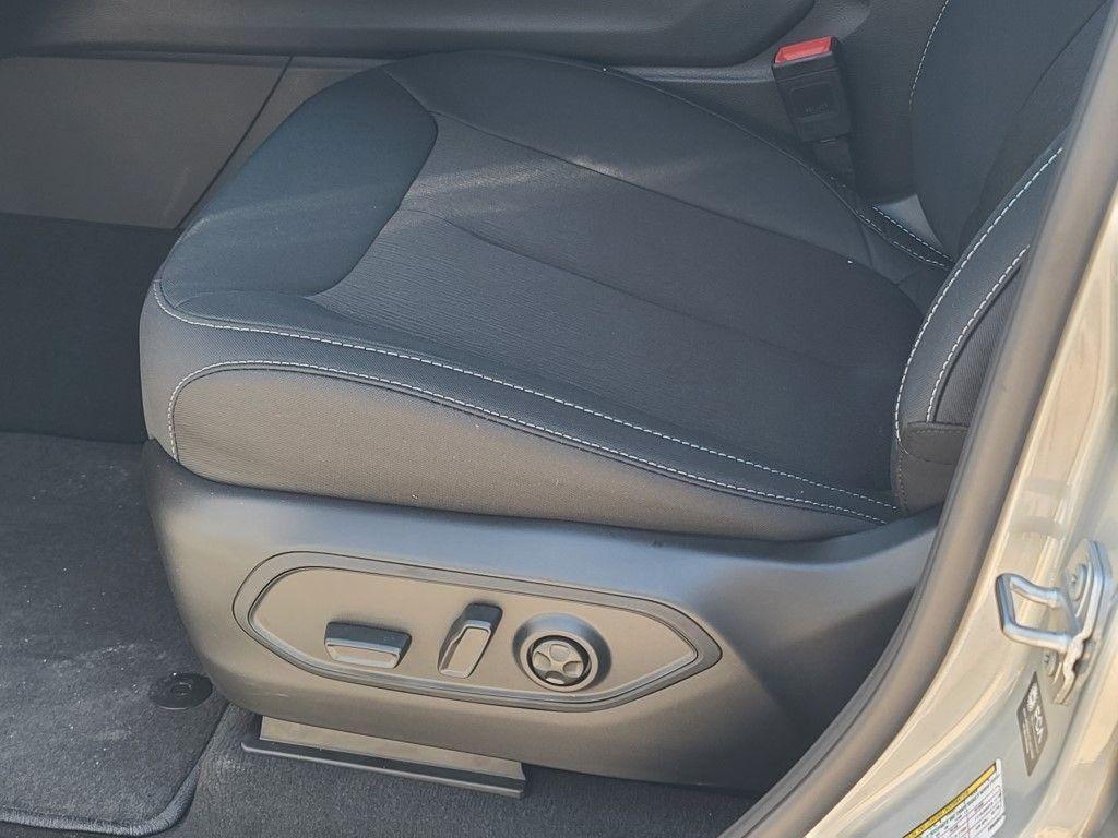 new 2025 Jeep Grand Cherokee L car, priced at $40,816