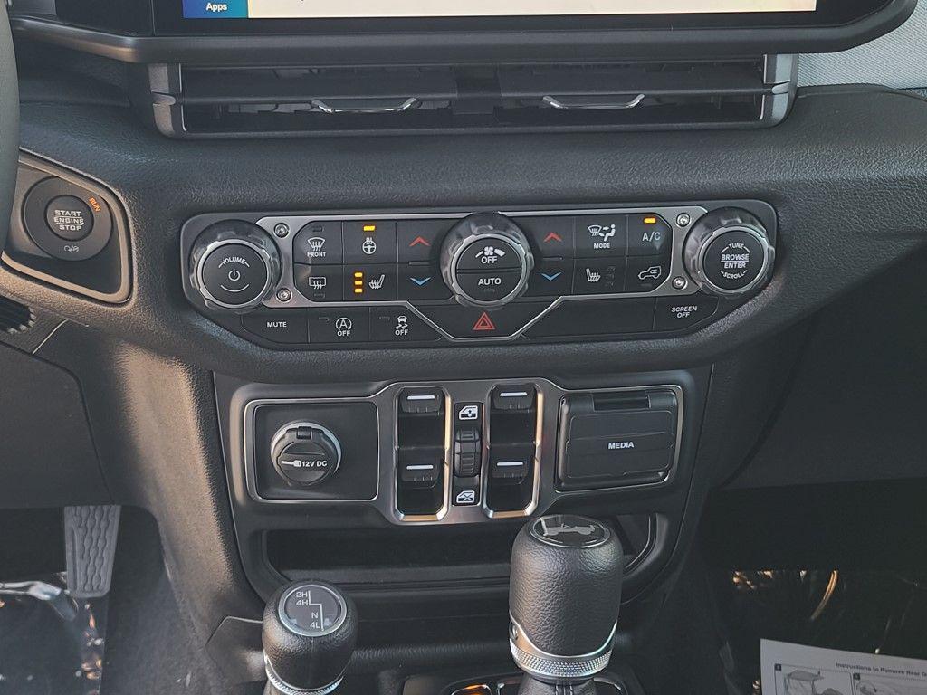 new 2025 Jeep Wrangler car, priced at $47,507