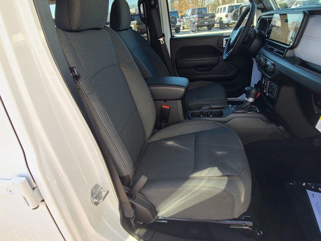 new 2025 Jeep Wrangler car, priced at $47,507