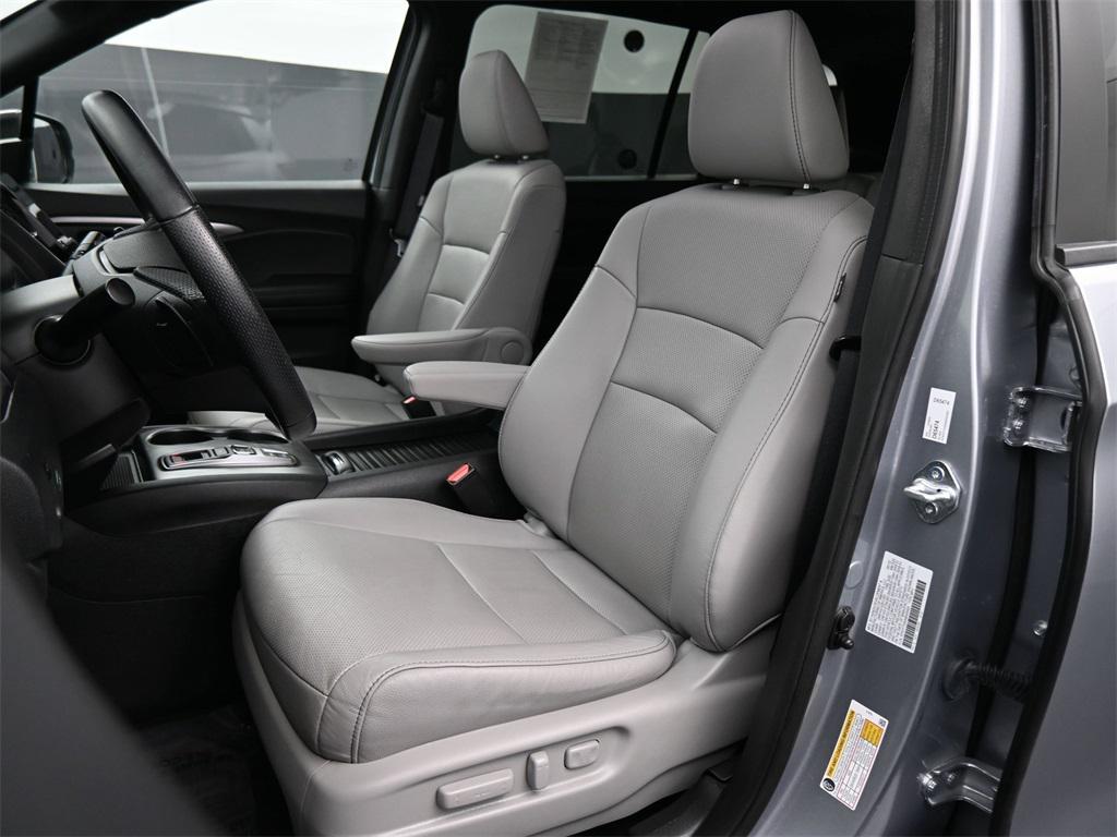 used 2022 Honda Passport car, priced at $31,750