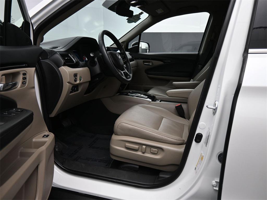 used 2022 Honda Pilot car, priced at $37,500